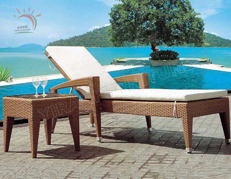 Light Color Fabric Rattan with Aluminum Frame Beach Sun Bed Chaise Lounge Pool Bed Outdoor Sunbed Sun Lounger