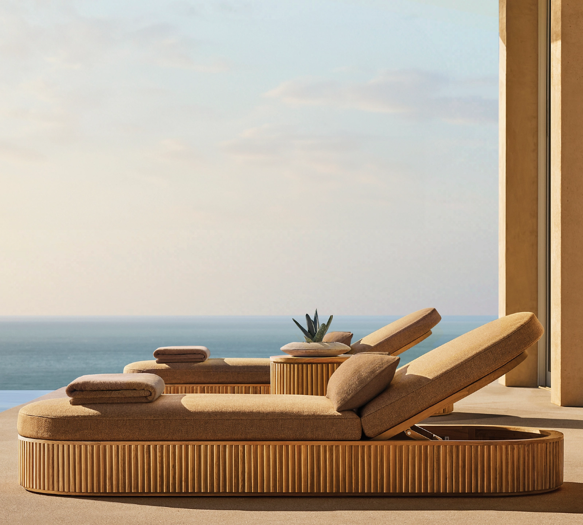 Modern Elegant Solid Teak Garden Sun Lounger Chaise Lounge Chair Outdoor Furniture with Durable Comfortable Rope Weaving