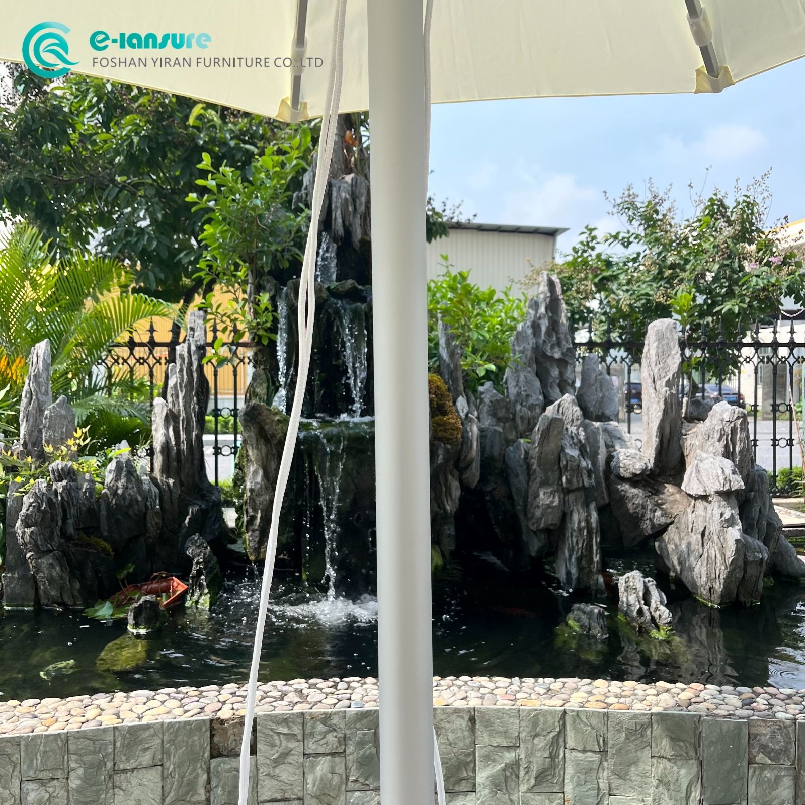 Whosale Outdoor Umbrella High Quality Aluminium Frame and Silver White Pole Garden Sunshade Parasol with Marble Base for Beach