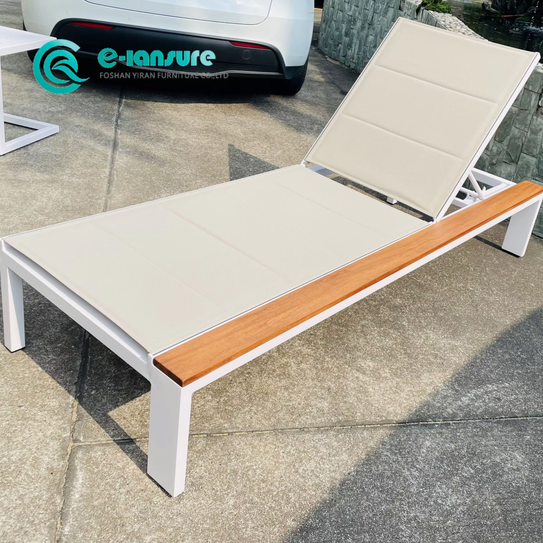 Durable Aluminum and Teak Wood Sun Lounger Set Casual Outdoor Furniture