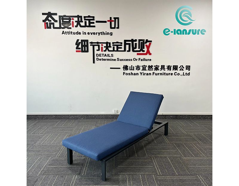 Modern Outdoor Chaise Lounge Collection  Sleek Aluminum Frame Design with Weather-Resistant Cushion for Hotel Poolside and Villa Gardens