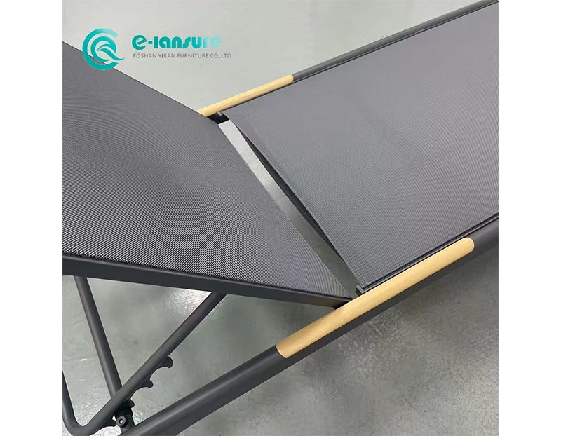 Modern Elegant Outdoor Sun Lounger  Aluminum Frame with Solid Natural Wood Armrests Chaise Lounge for Hotel Poolside Patios