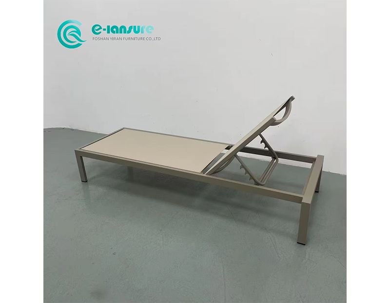 Modern Elegant Poolside Sun Lounger Aluminum Frame and Textilene Casual Sun Bed for Minimalist Resort Patios and Modern Villas