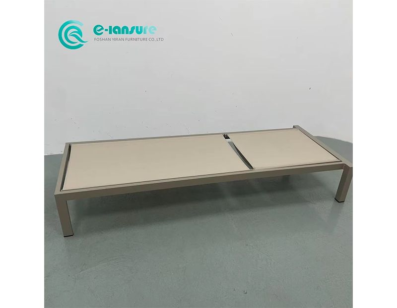Modern Elegant Poolside Sun Lounger Aluminum Frame and Textilene Casual Sun Bed for Minimalist Resort Patios and Modern Villas