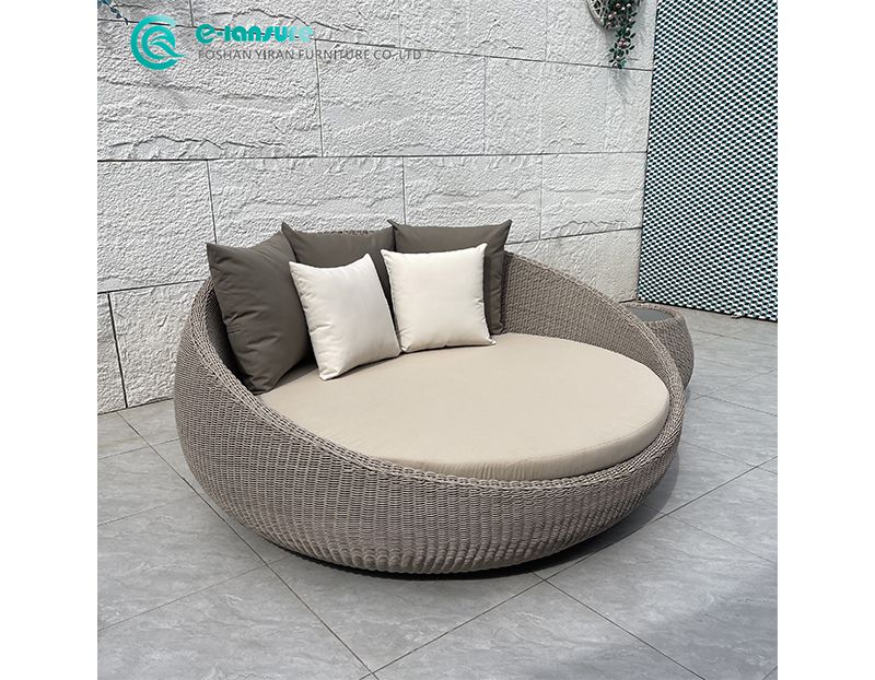 Casual Durable Aluminum Frame and Rattan Daybed with Coffee Table Set Waterproof Cushions