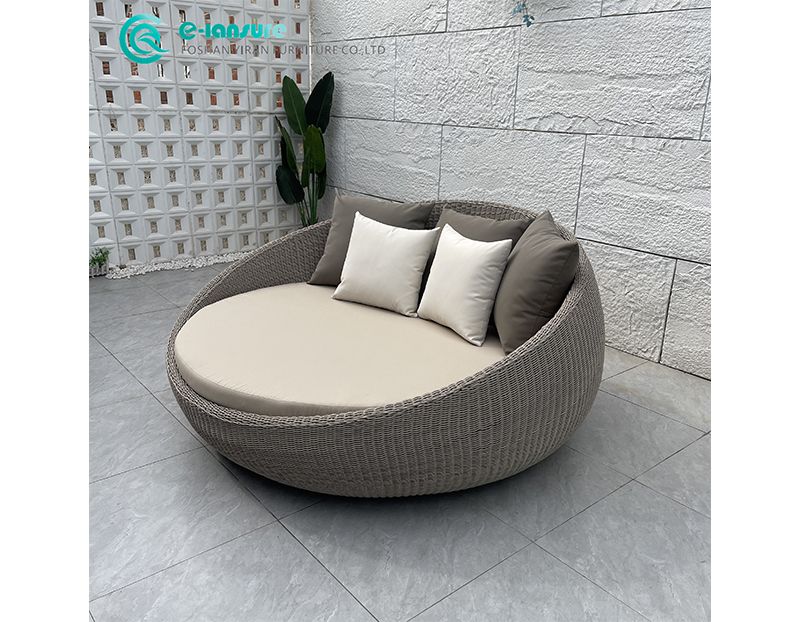 Casual Durable Aluminum Frame and Rattan Daybed with Coffee Table Set Waterproof Cushions