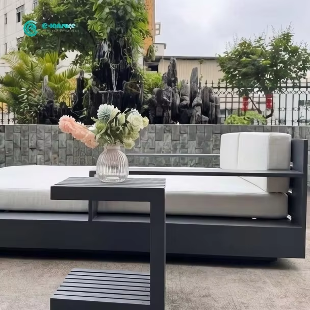 Casual Aluminum Outdoor Furniture Daybed With Side Table Water Resistant Chaise Lounge for Hotel Villa Resort