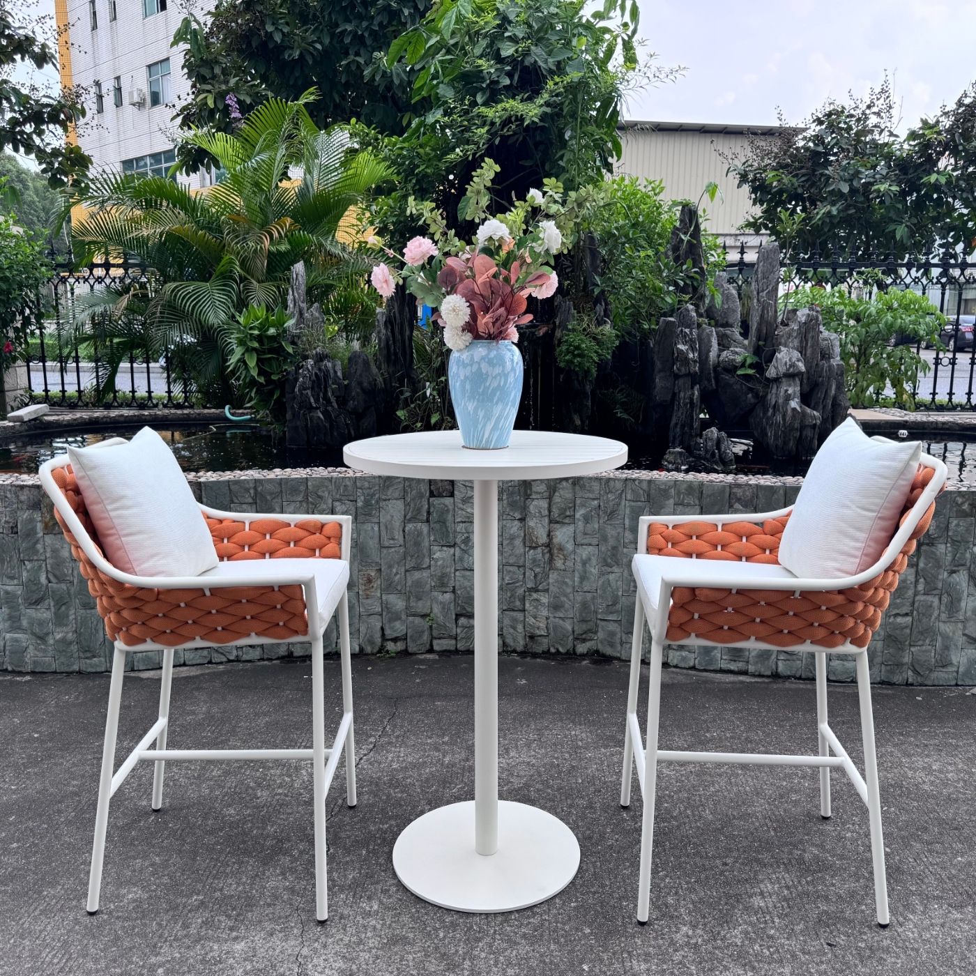 Modern Outdoor Bar Furniture Durable Aluminum Frame Bar Set High Bar Table and Chair for Hotel Garden Bistro