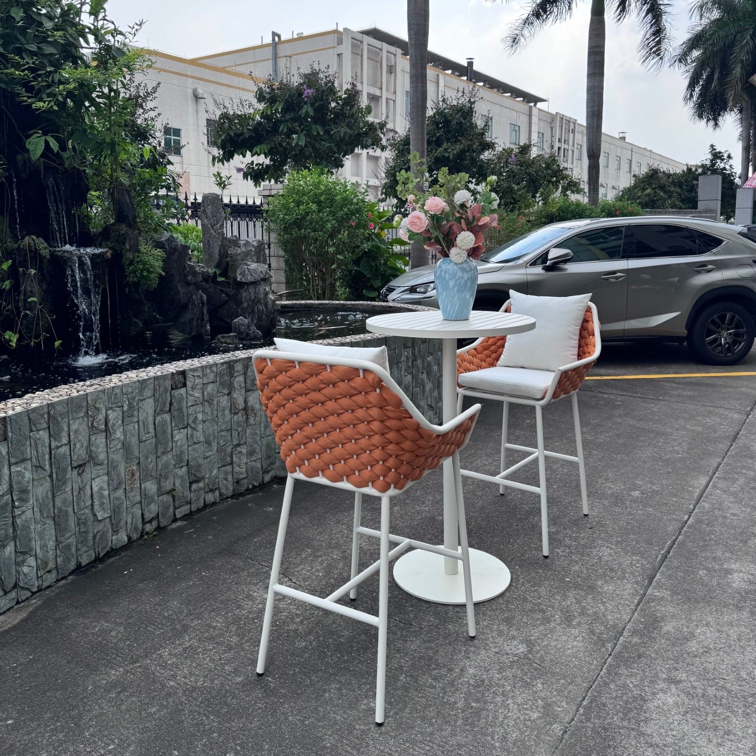 Modern Outdoor Bar Furniture Durable Aluminum Frame Bar Set High Bar Table and Chair for Hotel Garden Bistro