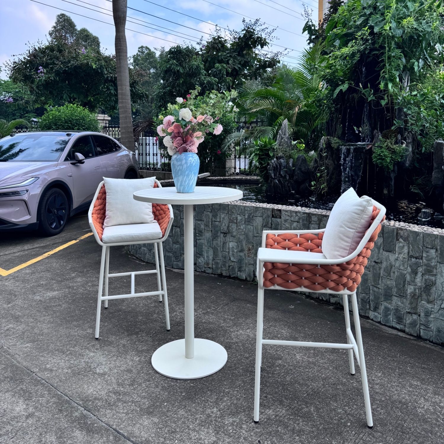 Modern Outdoor Bar Furniture Durable Aluminum Frame Bar Set High Bar Table and Chair for Hotel Garden Bistro
