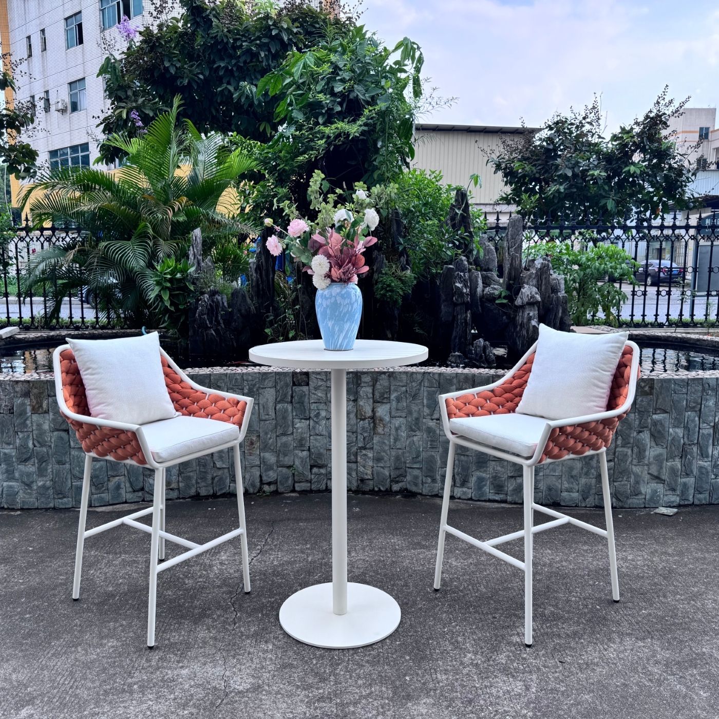 Modern Outdoor Bar Furniture Durable Aluminum Frame Bar Set High Bar Table and Chair for Hotel Garden Bistro
