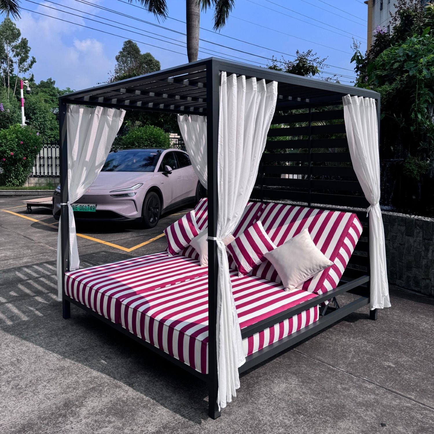 Wholesale Outdoor Leisure Daybed Sunbed Durable Aluminum Frame Double Sun Lounger for Hotel Resort Outdoor Space