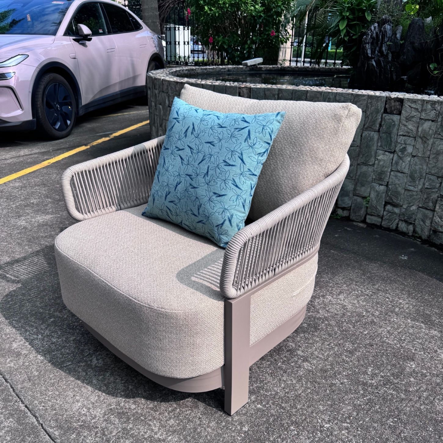 Durable Aluminum Frame Woven Rope Sofa Leisure Outdoor Garden Furniture Patio for Villa Hotel Courtyard Resort Outdoor Area